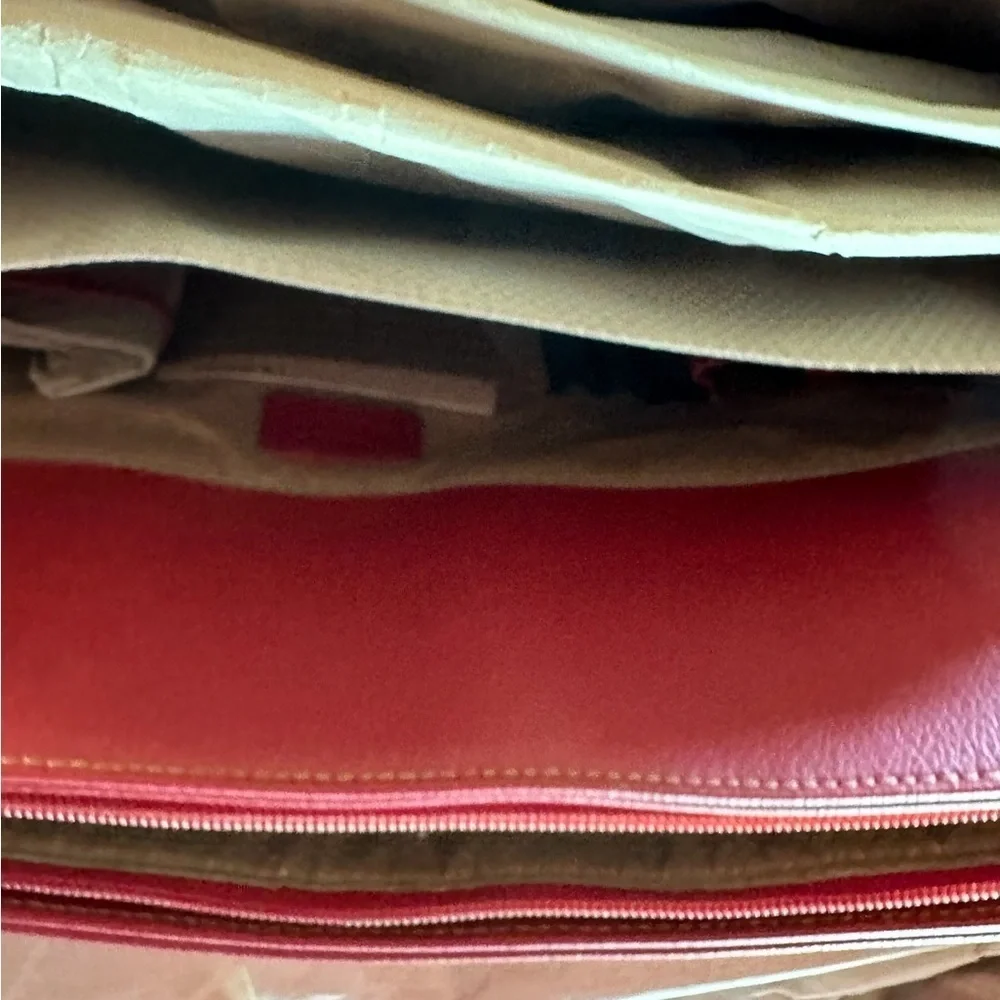 Buxton Quality red leather expandable computer “Madison Tote” Valentine red. NWT